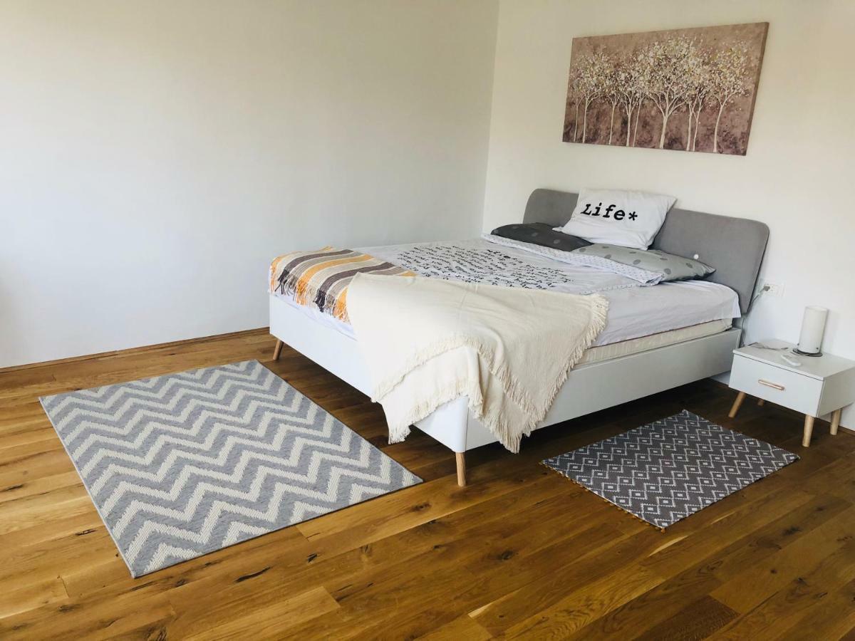 Kolovare Beachfront Apartment Zara Esterno foto