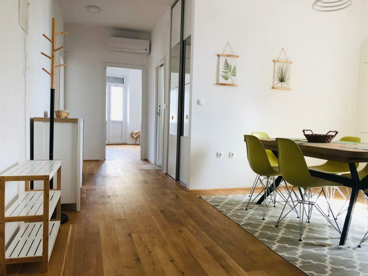Kolovare Beachfront Apartment Zara Esterno foto